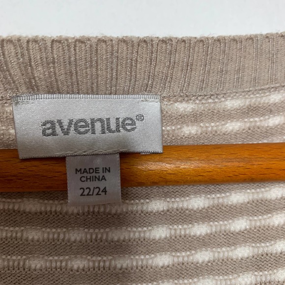 3/$20 AVENUE plus size brown striped ruched side lightweight sweater SZ 22/24 - Picture 3 of 7